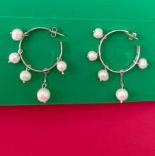 Load image into Gallery viewer, Silver and pearl hoop earrings