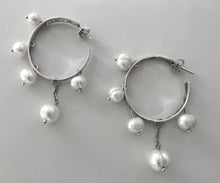 Load image into Gallery viewer, Silver and pearl hoop earrings