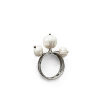 Load image into Gallery viewer, Silver with trio pearl ring