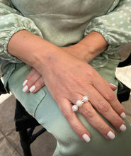 Load image into Gallery viewer, Silver with trio pearl ring