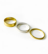 Load image into Gallery viewer, Silver with yellow gold plated minimalist circle rings