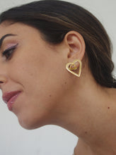 Load image into Gallery viewer, Gold flirty duo-hearts earrings