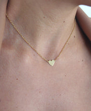 Load image into Gallery viewer, Yellow gold minimalist heart necklace