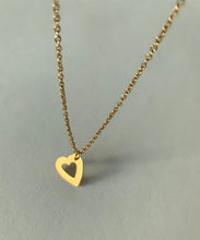 Load image into Gallery viewer, Minimalist gold plated heart chain belt