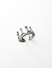 Load image into Gallery viewer, Silver crown cuff earring
