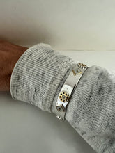 Load image into Gallery viewer, Yellow gold plated silver bangle embelished with mother-of-pearl
