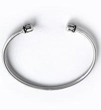 Load image into Gallery viewer, Men silver crown bangle
