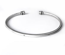 Load image into Gallery viewer, Men silver crown bangle
