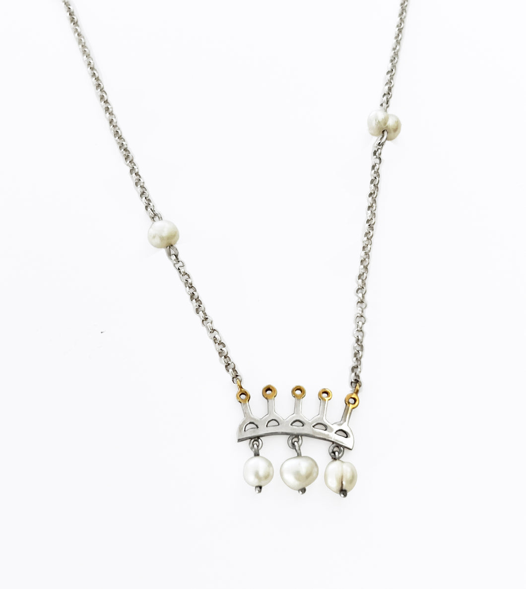 Silver crown pendant and yellow gold plated with pearls